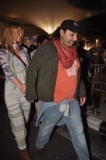 Vikram Chatwal arrives in India with gf in Mumbai Airport on 17th March 2012 (21).JPG